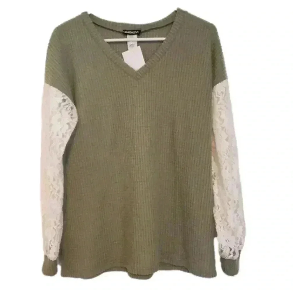 NWT!Olive Green long sleeve lace top Size Small - Picture 2 of 5